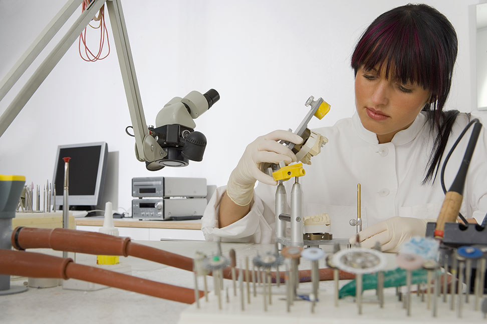 Wie Lange Dauert Die Ausbildung Zum Zahntechniker Ausbildung zum/r Zahntechniker/in - Wie werde ich Zahntechniker?