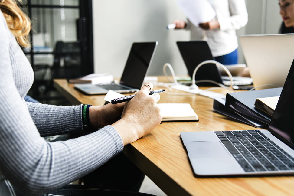 Technischer Redakteur (m/w/d) Ausbildung, Beruf, Gehalt, Bewerbung